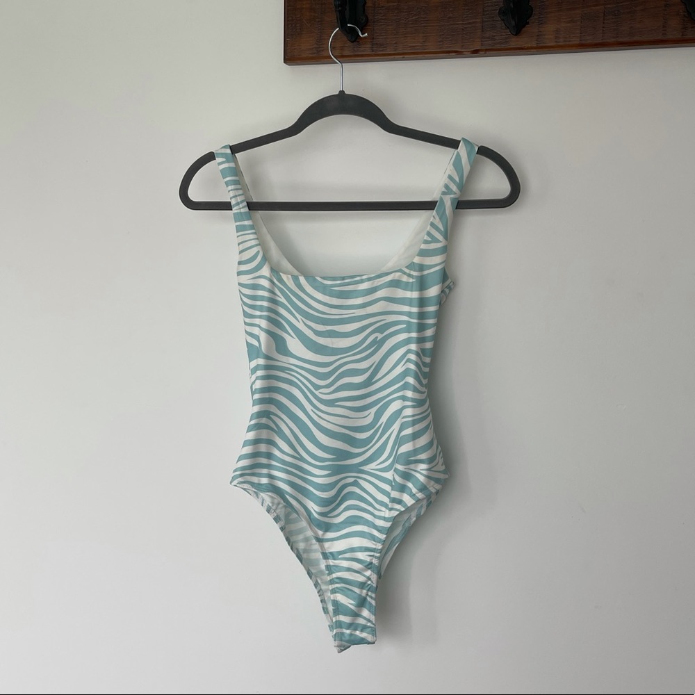 PRINCESS POLLY | BODYSUIT | ZEBRA PRINT